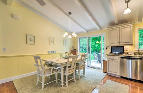 Hyannis Port House | Charming Hyannis Cottage: 1 Mi to Beach!