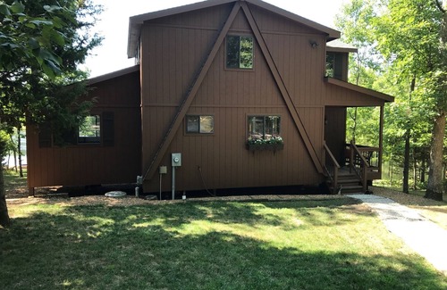 Wright City Ski Chalet | Charming Innsbrook Lakefront Retreat with 180° Water Views