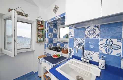 Ischia Porto House | Charming Ischia Beach House-Spectacular panoramic views! Prime central location