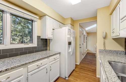 Seabrook Island House | Charming Island Getaway with a Furnished Deck Offering Forest & Fairway Views