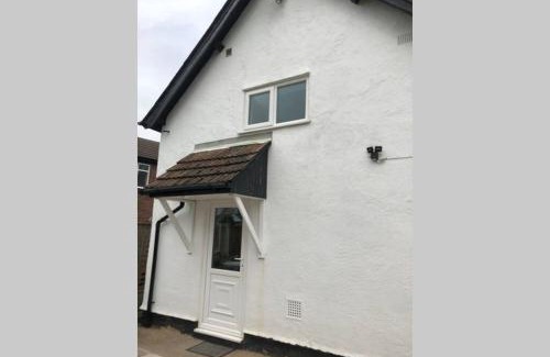 Northwich House | Charming just renovated 2 bed cottage in the centre of village