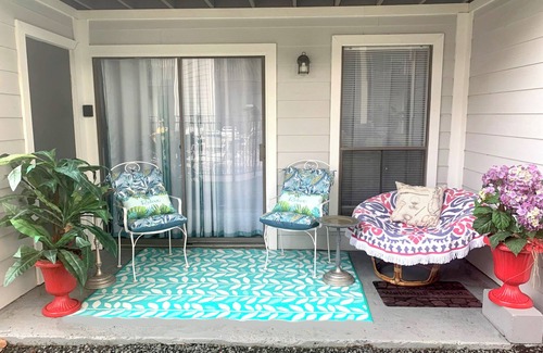Walden on Lake Conroe Condo | Charming, King Bed, Golf, Pool, Lake, Cozy, Quiet Condo, Ideal for Longer Stays!