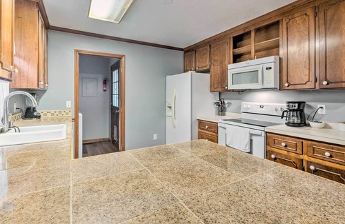 Knightdale House | Charming Knightdale Home, 14 Mi to Raleigh