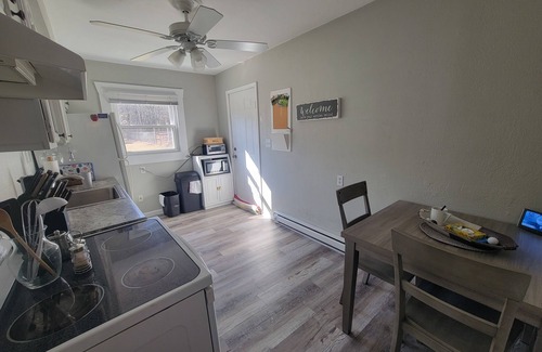 Newton Falls Cottage | Charming Lake cottage/duplex, Golf outing ready in beautiful Lake Milton.
