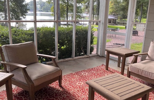 Cobb House | Charming lake house on Lake Blackshear. In Warren slew, very good location.