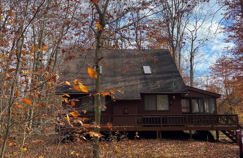 Pocono Pines Cabin | Charming Lake Naomi Cabin. Temporary Memberships available for weekly rentals.