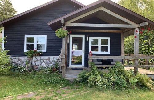 Laurium Cottage | Charming LAKE SUPERIOR Beach Cottage in Keweenaw, near Calumet. NORTHERN LIGHTS!