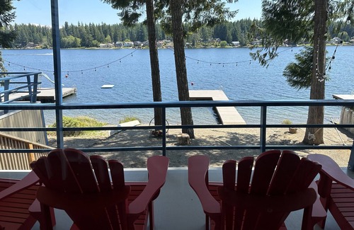 Grapeview Cabin | Charming Lakefront Cabin on Mason Lake with Pebble Beach and Private Dock