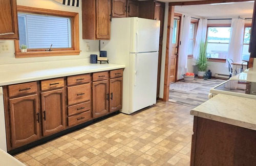 Coldwater Cottage | Charming Lakefront Cottage on Coldwater Lake