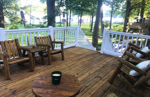 Vandalia Cottage | Charming Lakefront Cottage