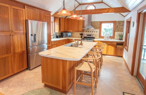 Enfield House | Charming Lakefront Cottage on Lake Mascoma