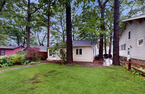 Scotts House | Charming Lakefront House with Stunning Views and Private Dock
