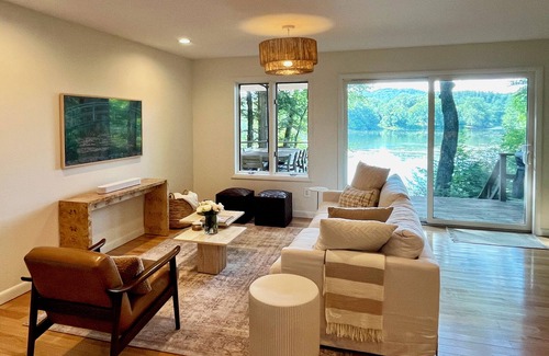 Town of Copake House | Charming Lakefront Retreat Nestled Among Trees