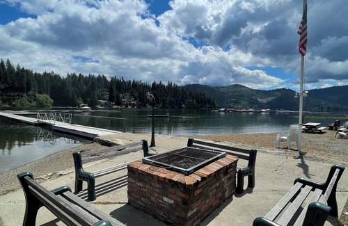 Spirit Lake Cabin | Charming Lakefront Fireside 3BR in Spirit Lake with Dock-space WiFi, AC, Pets OK