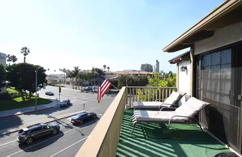 South Redondo Condo | Charming large 3-bedroom condo in lovely Redondo Beach