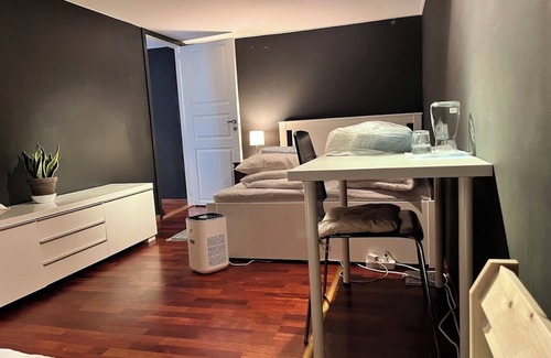 Stavanger Bed & Breakfast | Charming large room -BnB- with balcony in wonderful Stavanger Center