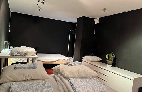 Stavanger Bed & Breakfast | Charming large room -BnB- with balcony in wonderful Stavanger Center
