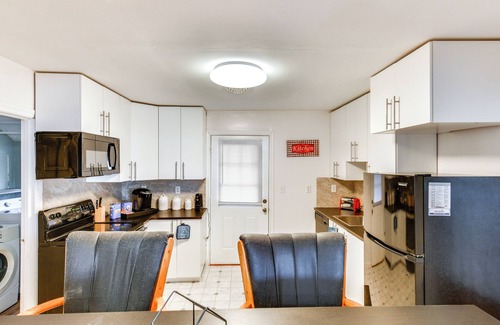 Laurel House | Charming Laurel Home w/Gazebo & Fireplace!
