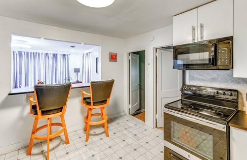 Laurel House | Charming Laurel Home w/Gazebo & Fireplace!