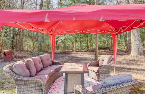 Laurel House | Charming Laurel Home with Gazebo and Fireplace!