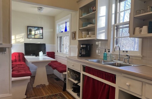 East Harriet House | Charming Linden Hills Cottage steps from Lake Harriet & Lake Bde Maka Ska