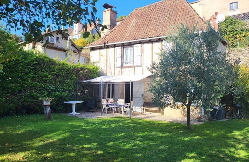 Gramat House | CHARMING LITTLE HOUSE IN LOT IN STONE AND STUD