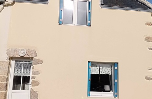 Ushant House | Charming little Ouessantine house 400 m from the beach, classified 2 *.