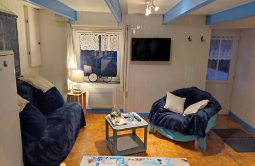 Ushant House | Charming little Ouessantine house 400 m from the beach, classified 2 *.