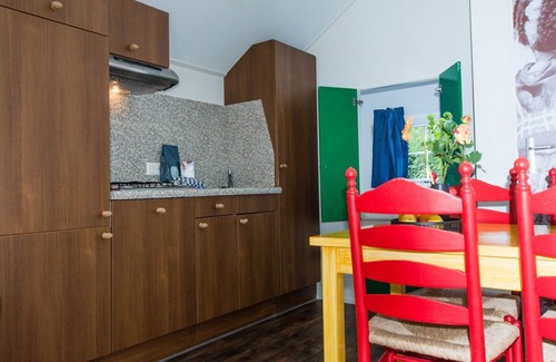IJhorst Ski Chalet | Charming Lodge in Staphorst with Pool Access