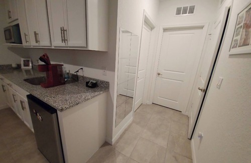 Port Saint Lucie Cabin | Charming lodge in marvelous Port St. Lucie with WiFi, AC