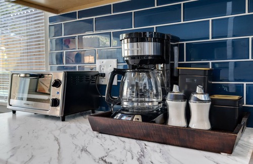 Fort Worth House | Charming Loft in the Heart of Fort Worth - Steps to Starbucks, Shopping & More!