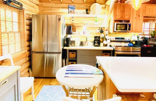Boothbay Harbor Cabin | Charming Log Cabin - Yamagoya in the Spruce Trees and near the Ocean.