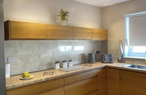 Lowestoft House | Charming Lowestoft Home 4 Bedrooms (sleeps 8) 2 Bathrooms 8 minutes to Beach