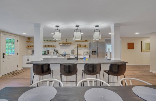 Manning House | Charming Main House and Cottage with Fuse Ball