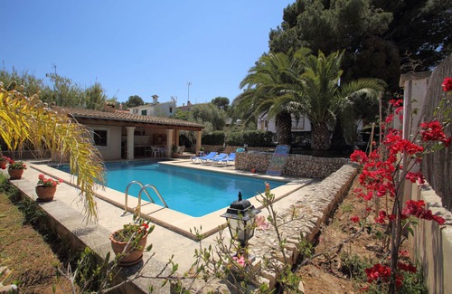 Portocolom Villa | Charming Mallorcan-style chalet with large private pool and barbecue