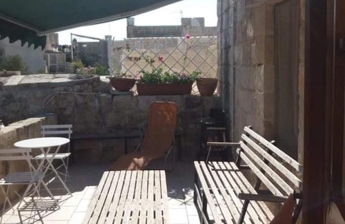 Tarxien Bed & Breakfast | Charming Maltese Apartment with terrace