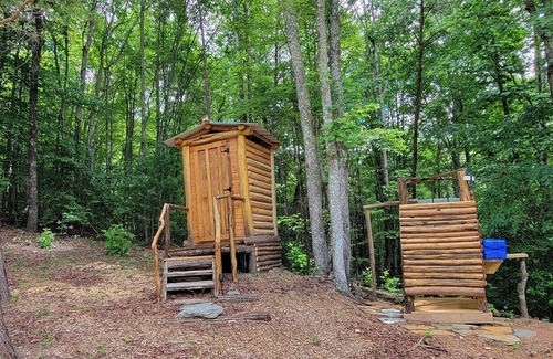 Lenoir Cabin | Charming meadow camp in the forest mountains near fish pond. Events are OK. Pet