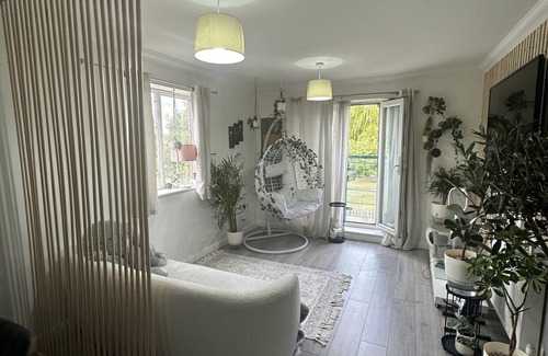 Alibon Apartment | Charming Mi Casa Es Tu Casa 2-Bed in Dagenham