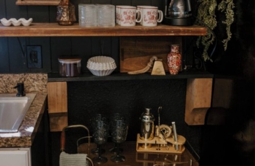 Red Oak House | Charming micro barn offering a cozy retreat! 4 Acres, Sleeps 6, pet friendly.
