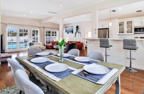 Araby Commons House | Charming Mid-Century House w/ Pool and Garden