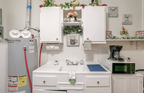 Hannon Park Apartment | Charming Midtown Apt - Hannon Hideaway Unit B