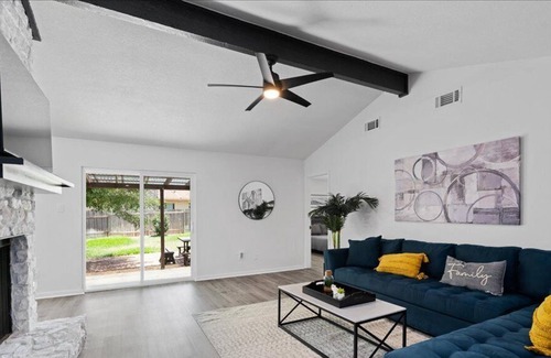 Brushy Creek House | Charming Modern Home with Open Floor Plan