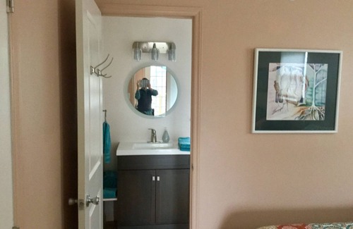 Oakley House | Charming, modern studio apartment close to hospitals, Biltmore and downtown.