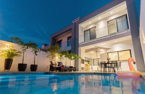 Foz do Iguacu Villa | Charming & Modern Villa with KING BED in the hear of Foz do Igua