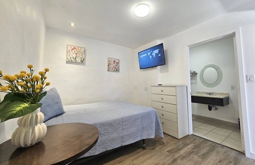 Inyokern Hotel | Charming Motel with WiFi and AC in lovely Inyokern, perfect to stop and rest.