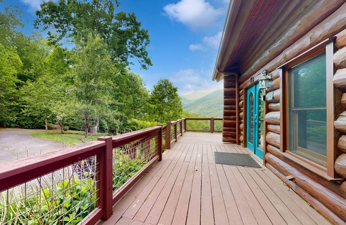 Sylva Cabin | Charming mountain cabin with hot tub, fireplace, and stunning views
