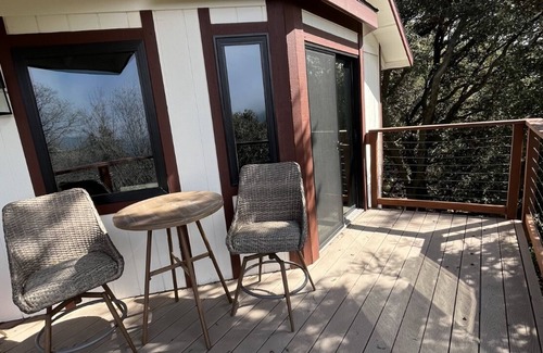 Crestline Cottage | Charming Mountain Cottage. Crestline, CA. Pet-Friendly with Huge Backyard.