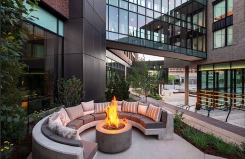 Flagstaff Hotel | Charming MOXY hotel in delightful Boulder w/AC, WiFi, fitness MAY 8th-MAY 10th