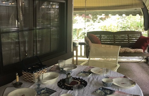 Mount Gretna House | Charming Mt Gretna cottage tucked in a quiet art community filled with music theater and quiet evening dinners on the porch