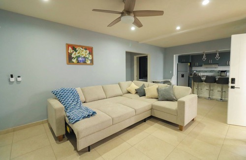 Santa Cruz Xoxocotlan Apartment | Charming and Modern! Apartment, 10 min from the Zócalo of Oaxaca.